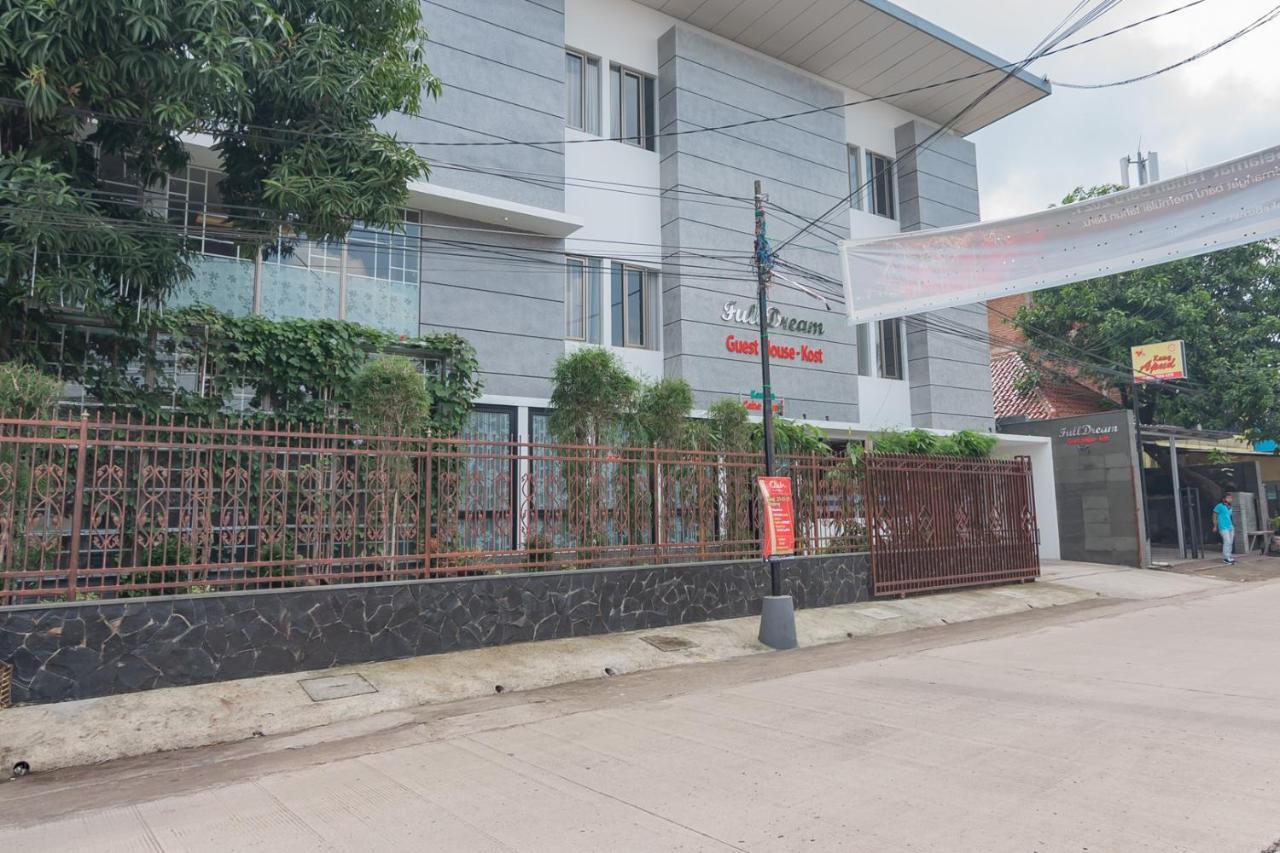 Reddoorz Plus @ Cirebon City Center Dış mekan fotoğraf