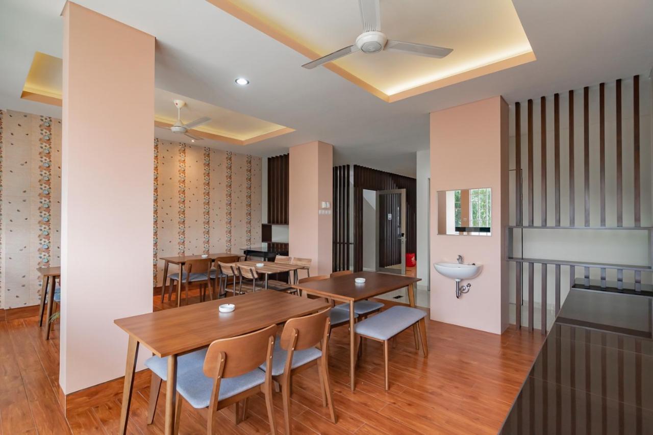 Reddoorz Plus @ Cirebon City Center Dış mekan fotoğraf