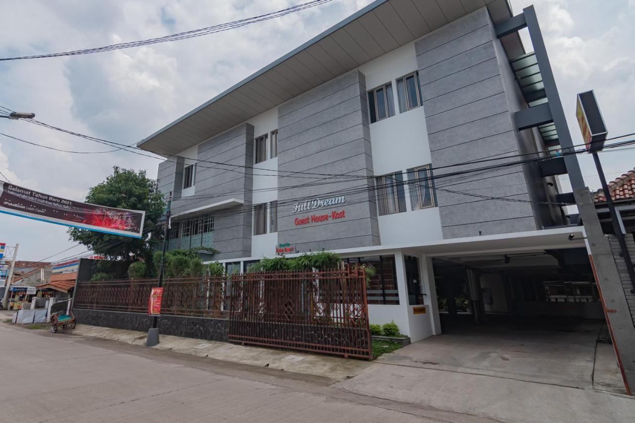 Reddoorz Plus @ Cirebon City Center Dış mekan fotoğraf
