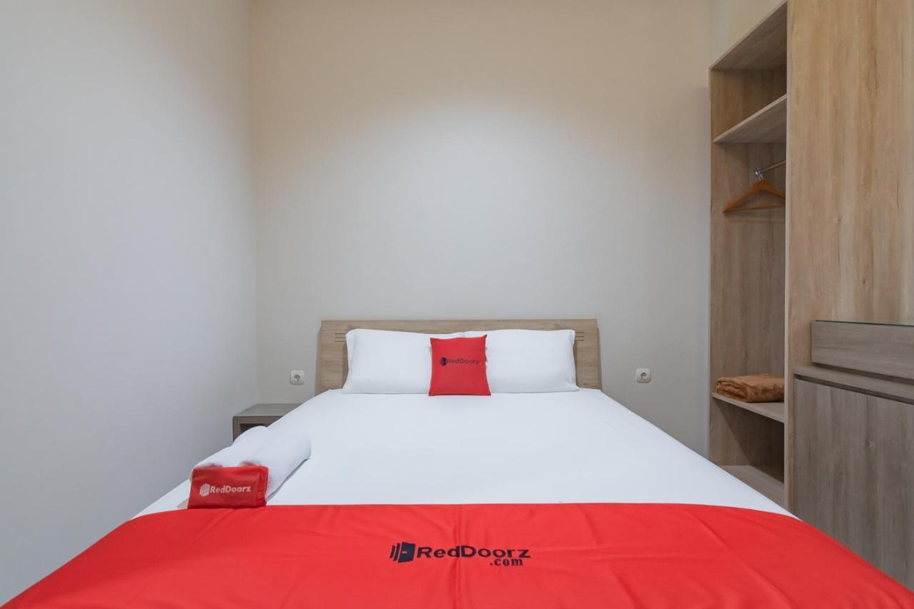 Reddoorz Plus @ Cirebon City Center Dış mekan fotoğraf