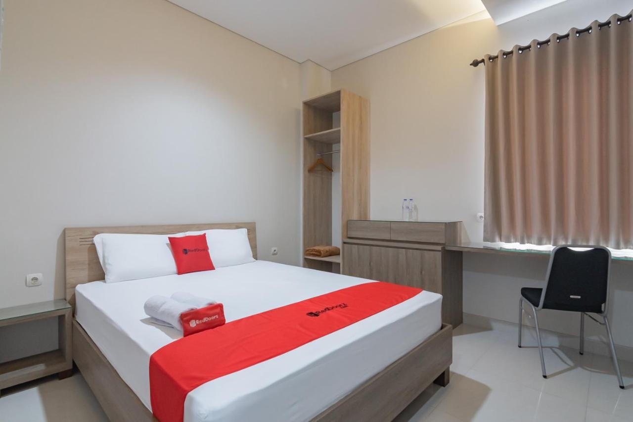 Reddoorz Plus @ Cirebon City Center Dış mekan fotoğraf