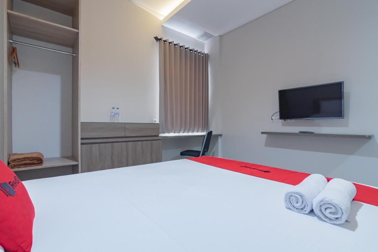 Reddoorz Plus @ Cirebon City Center Dış mekan fotoğraf
