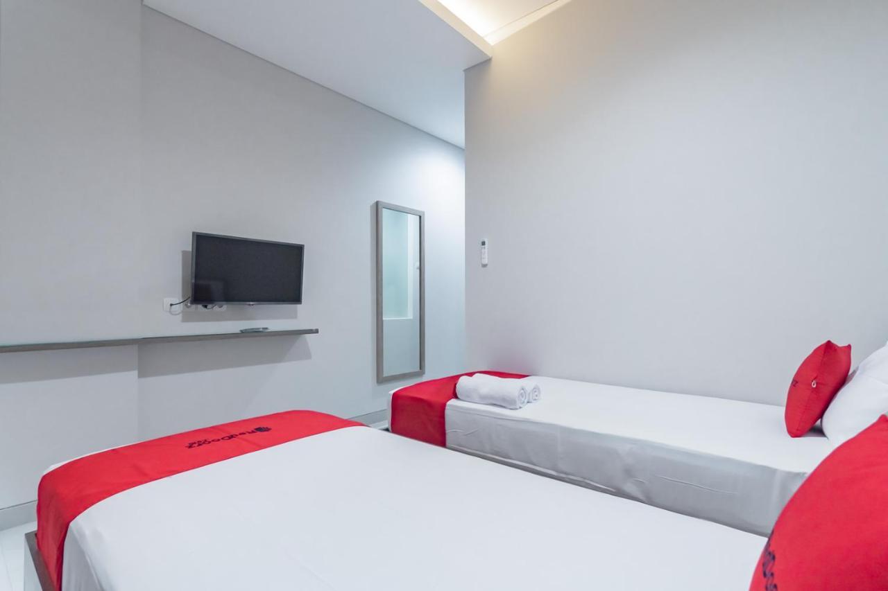 Reddoorz Plus @ Cirebon City Center Dış mekan fotoğraf